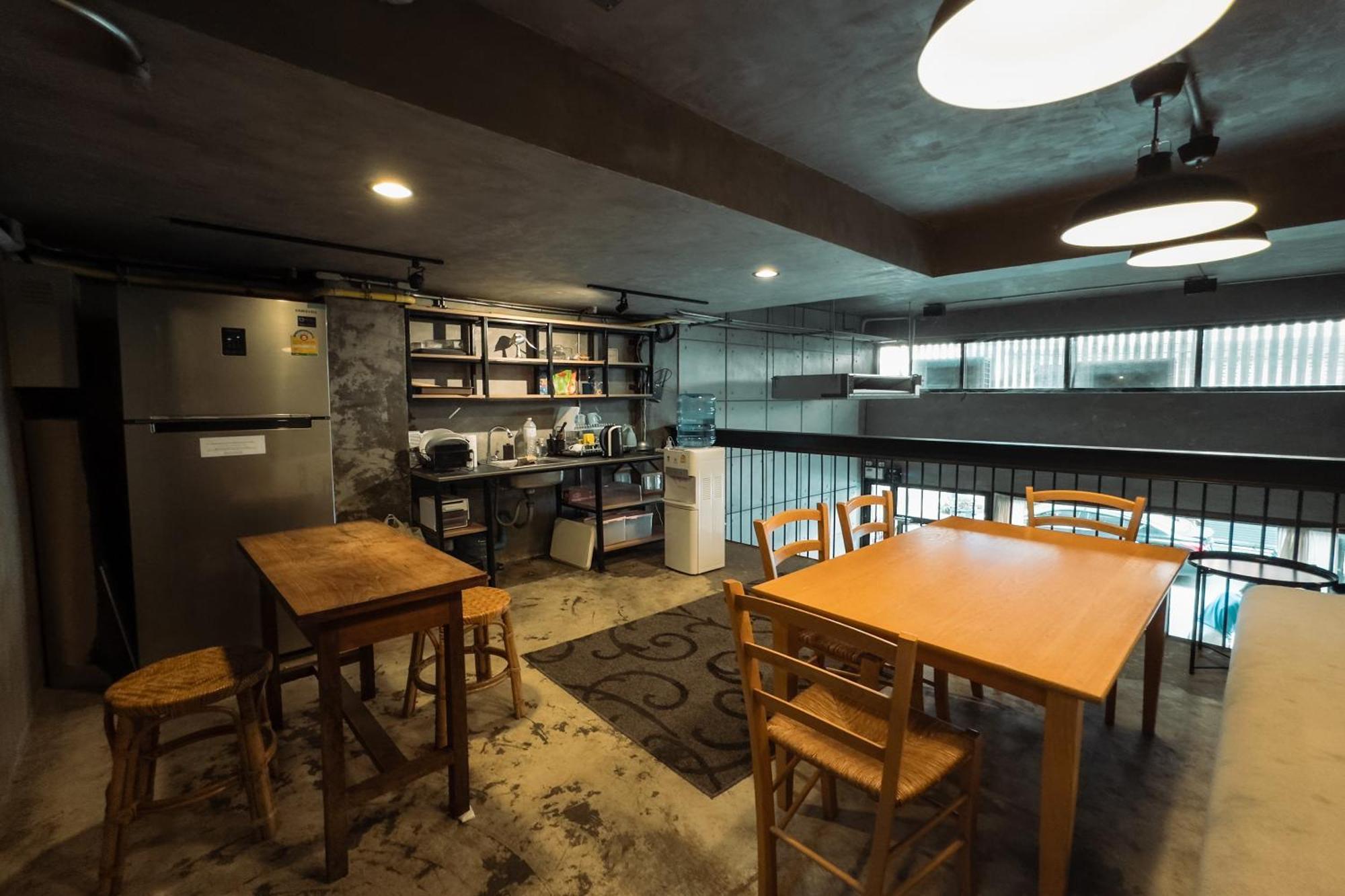 Once In A Blue Moon Cafe And Hostel Chiang Mai Luaran gambar