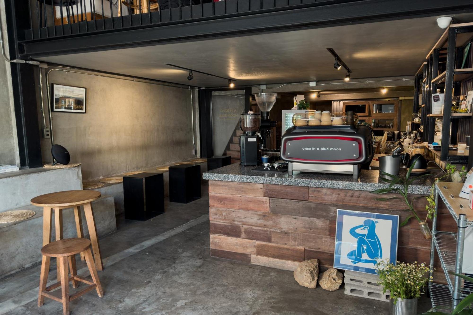 Once In A Blue Moon Cafe And Hostel Chiang Mai Luaran gambar